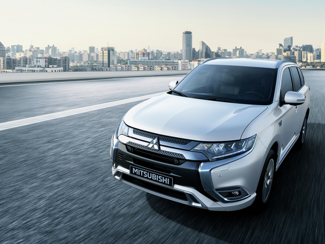 Mitsubishi Outlander PHEV - najpredávanejšie plug-in hybridné SUV v Európe za rok 2020